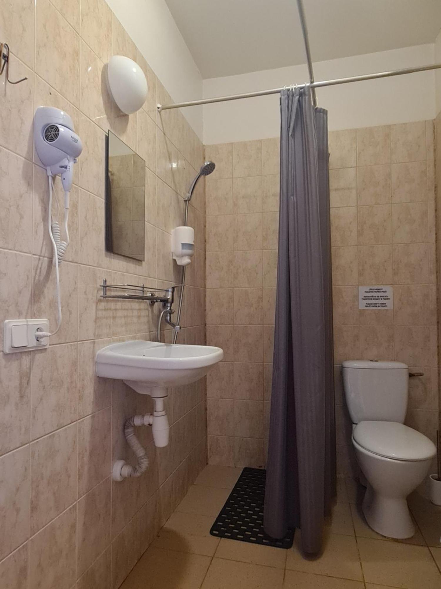 Guest House Kaktus Рига Стая снимка